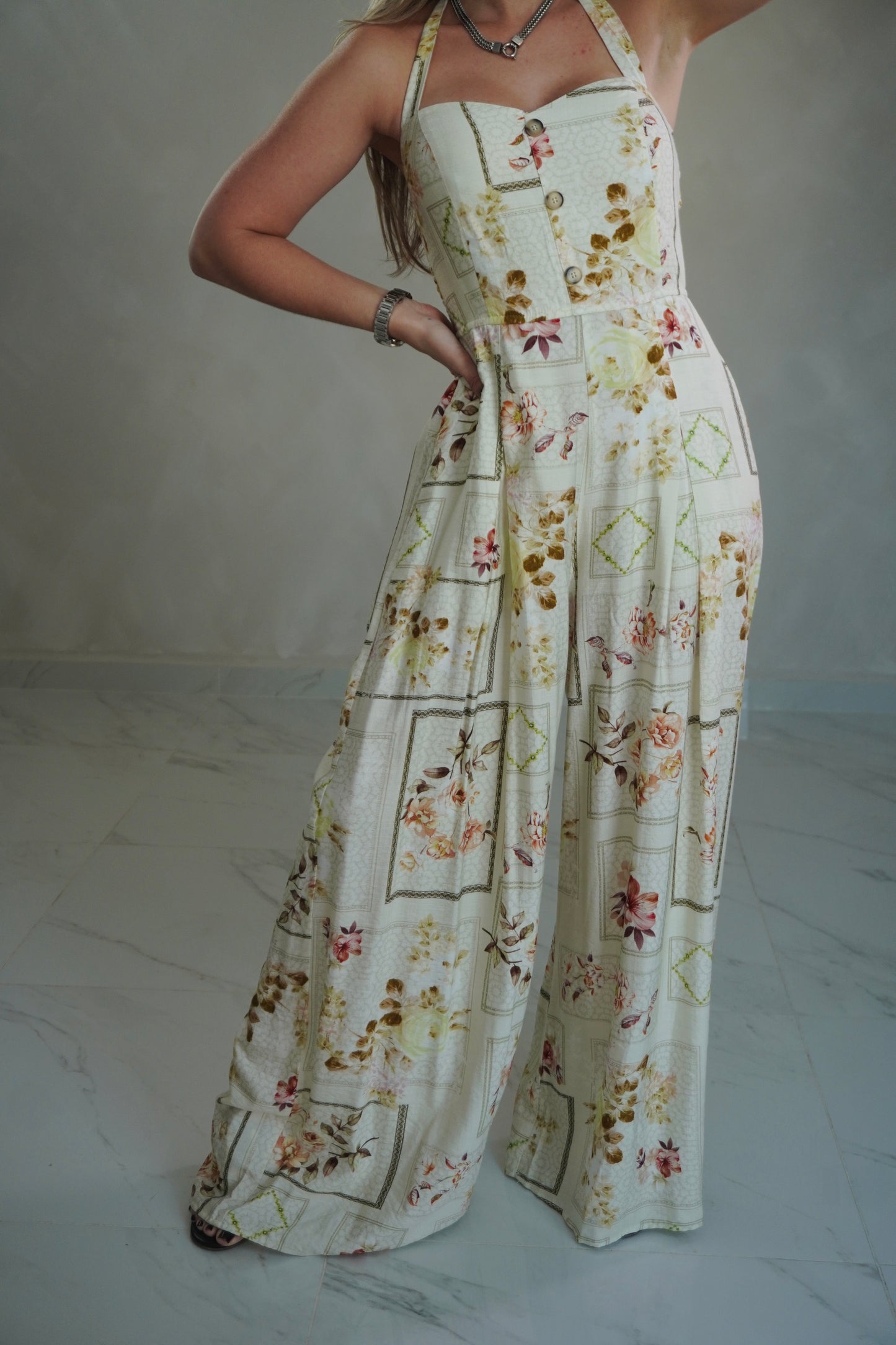 HALTER FLORAL JUMPSUIT