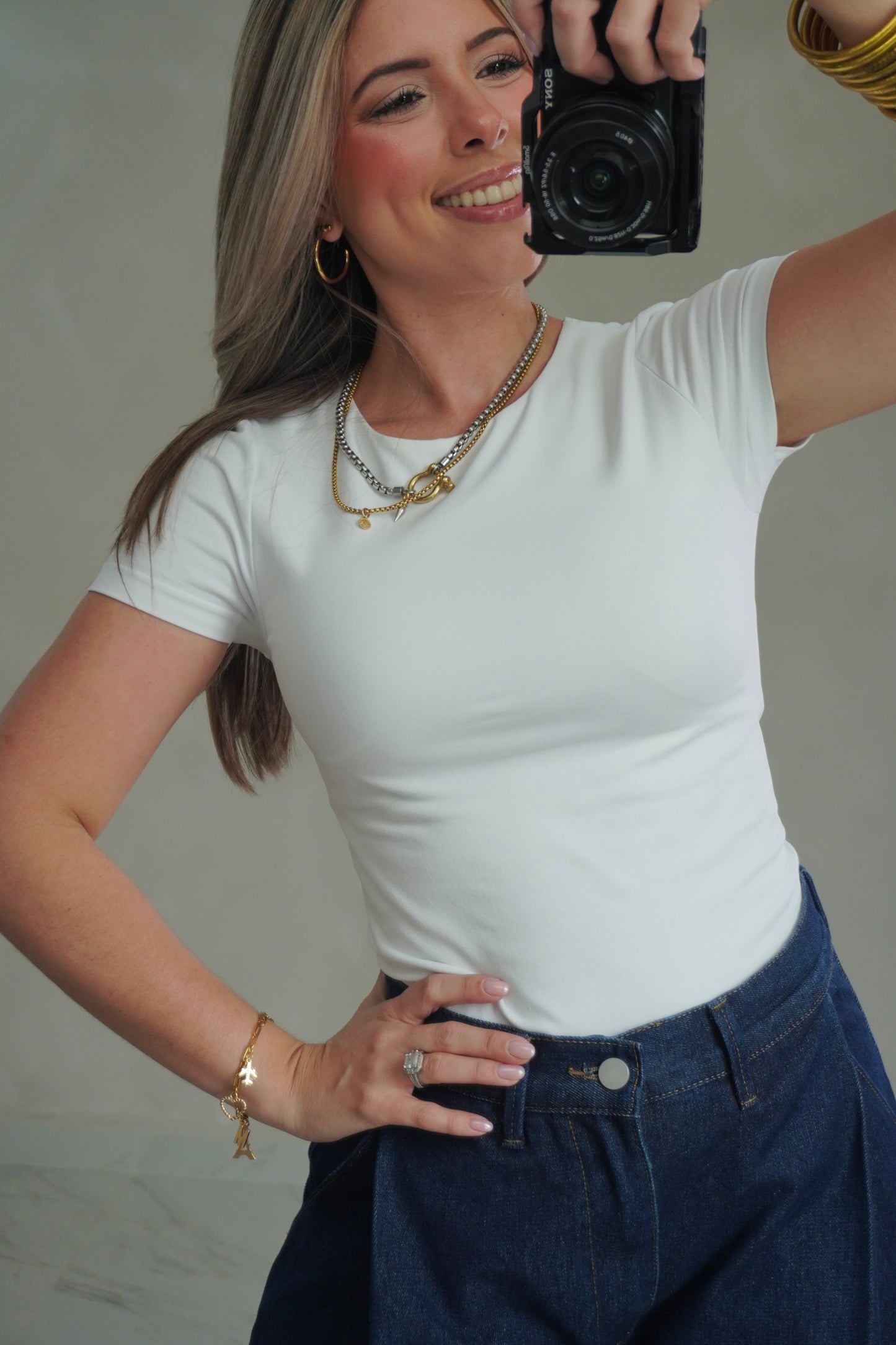 ROUND NECK BASIC TOP - WHITE