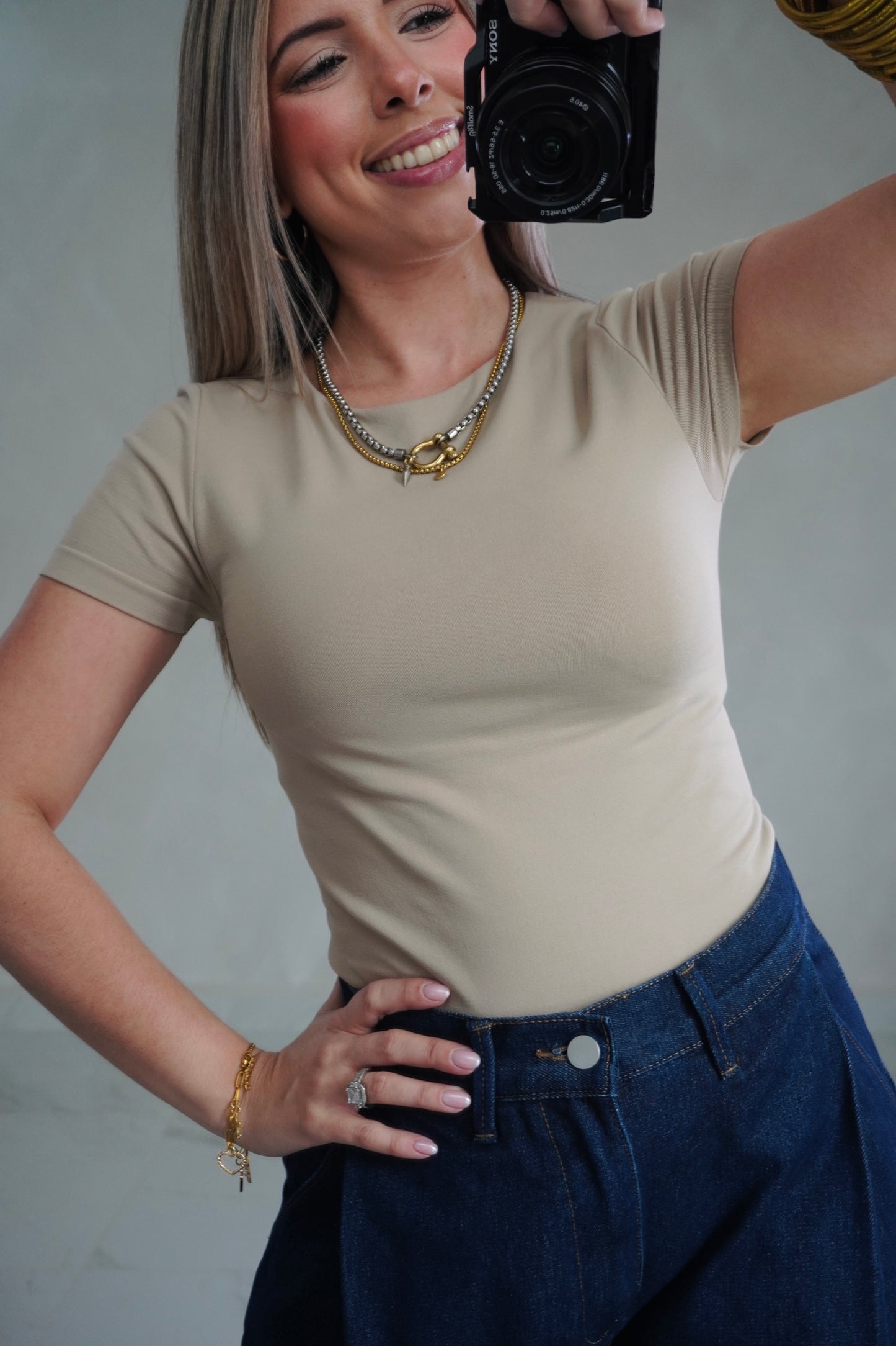 MROUND NECK BASIC TOP - MUSHROOM