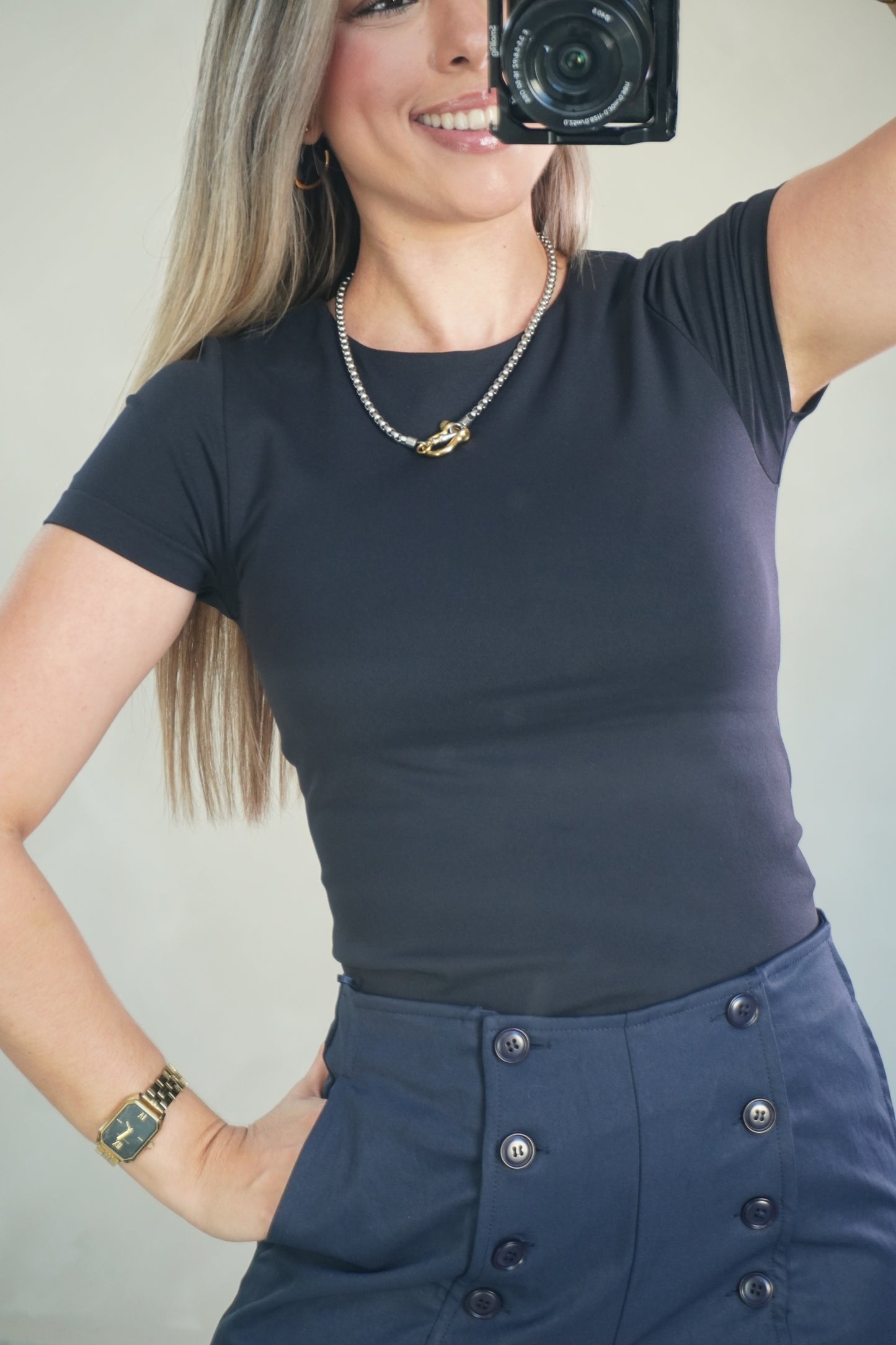 ROUND NECK BASIC TOP - BLACK