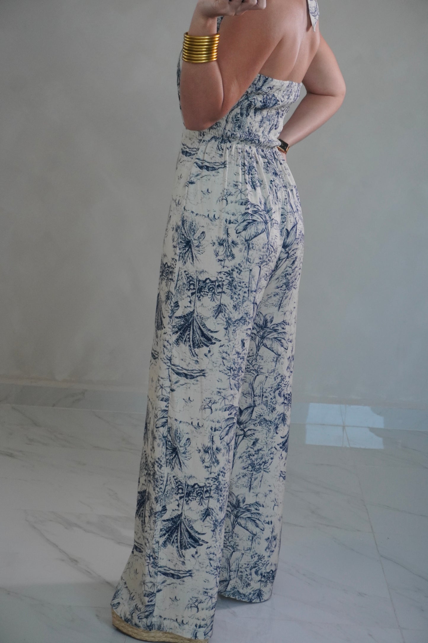 HALTER NAVY BEIGE JUMPSUIT