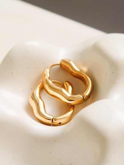 OVAL HOOP EARING