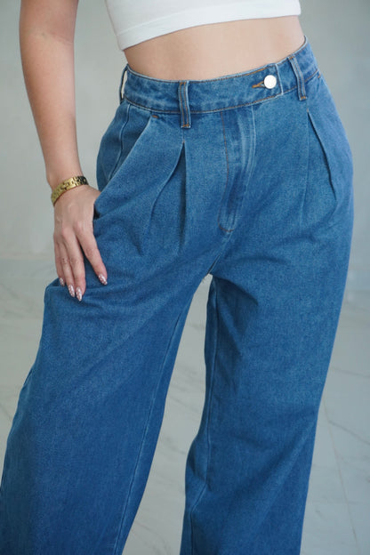PLEATED DENIM JEAN