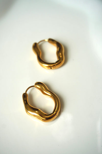OVAL HOOP EARING