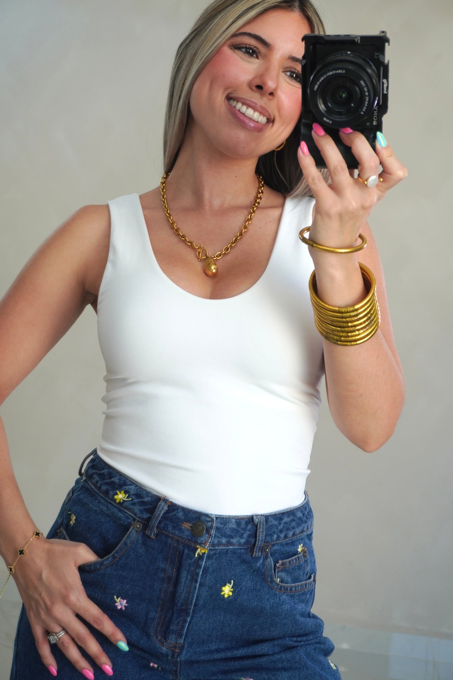 V NECK REVERSIBLE TANK - WHITE