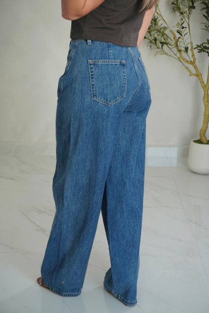 MID-RISE SIDE PLEATED DENIM PANT