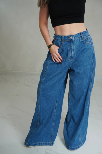 PLEATED WIDE LEG JEAN