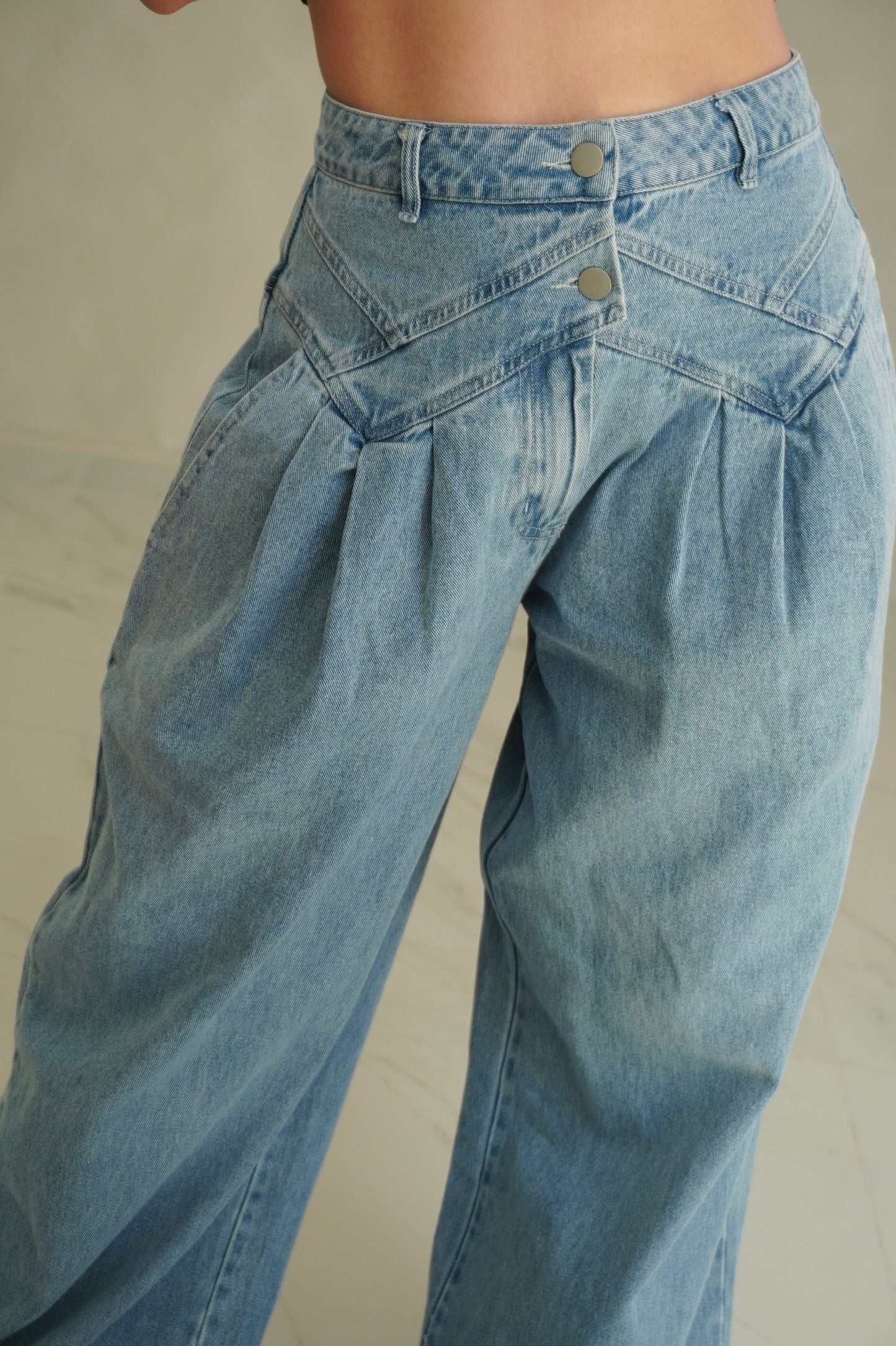 PIN TUCK WIDE LEG JEANS