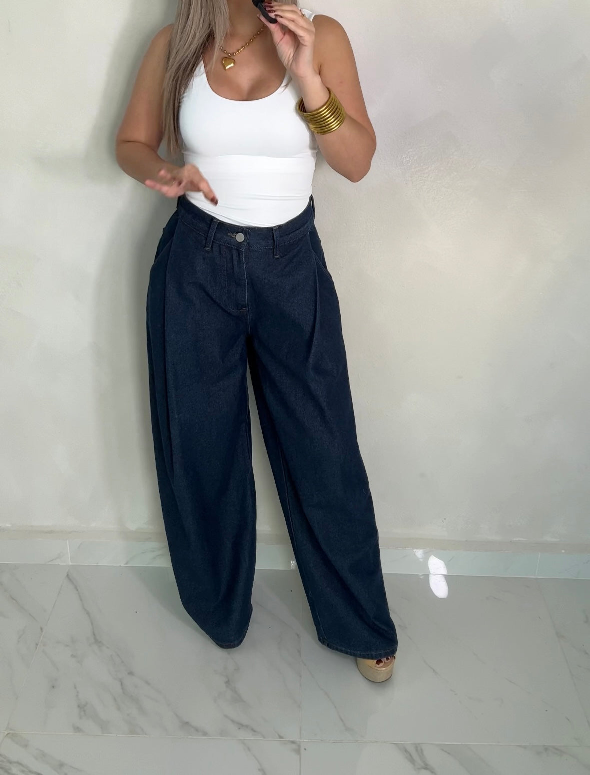 MID-RISE PLEAT DENIM PANTS