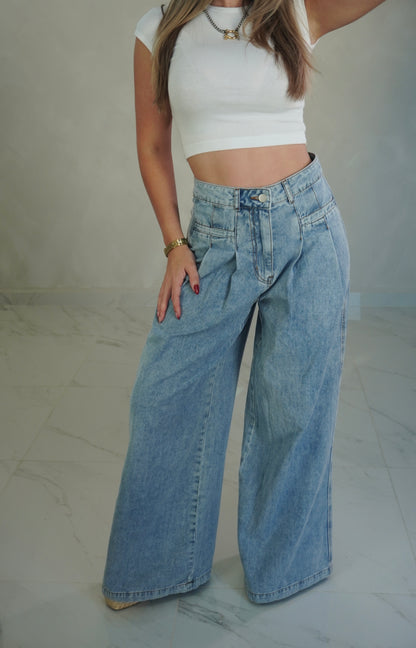 PLEATED WIDE LEG JEAN