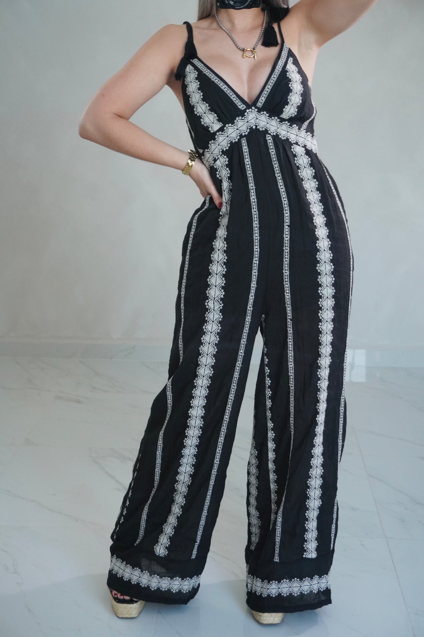EMBROIDERY JUMPSUIT