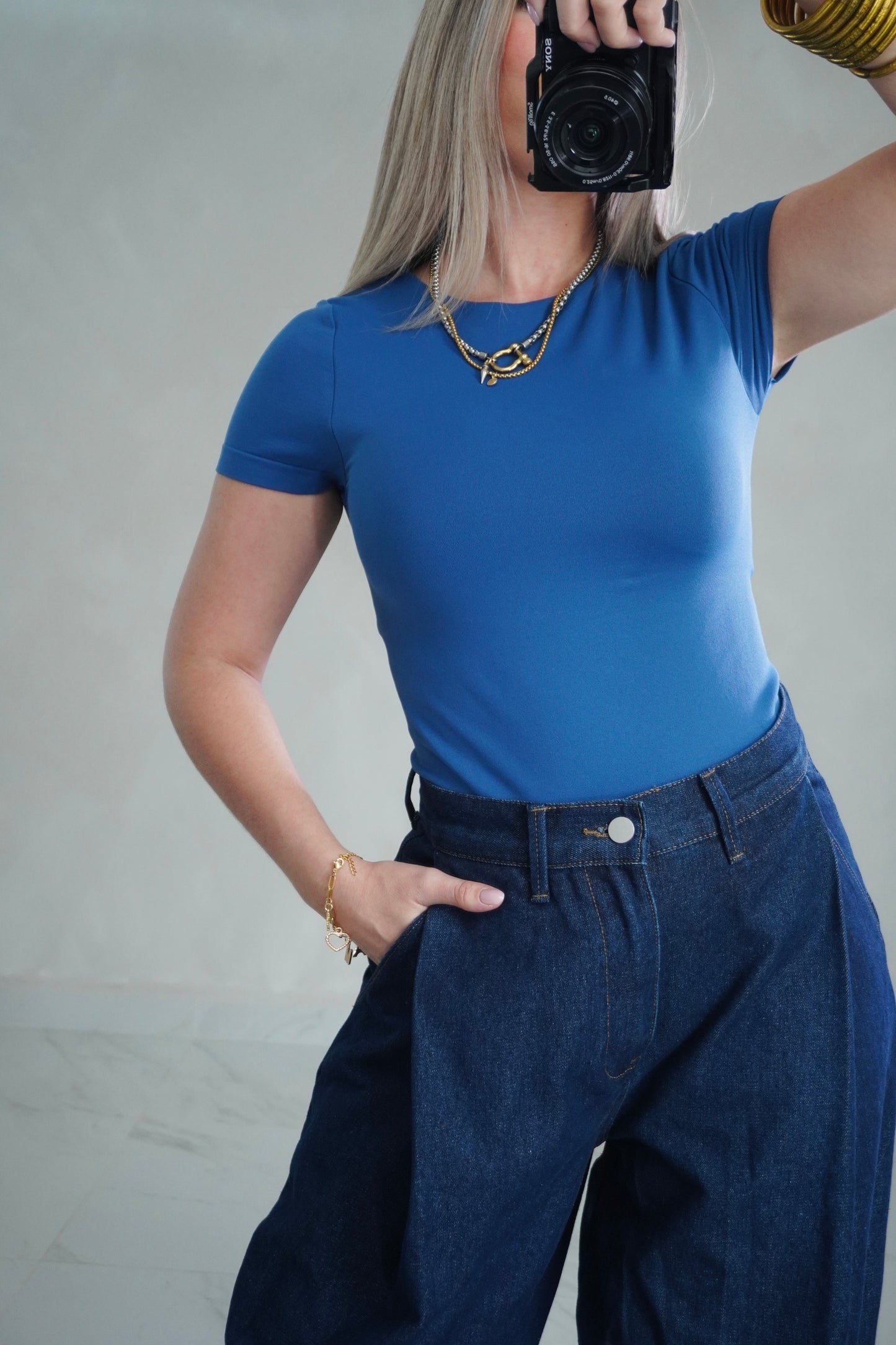 ROUND NECK BASIC TOP - BLUE