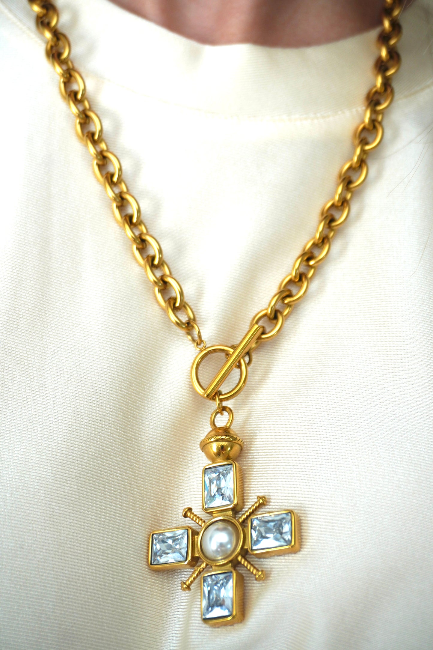 CROSS NECKLACE