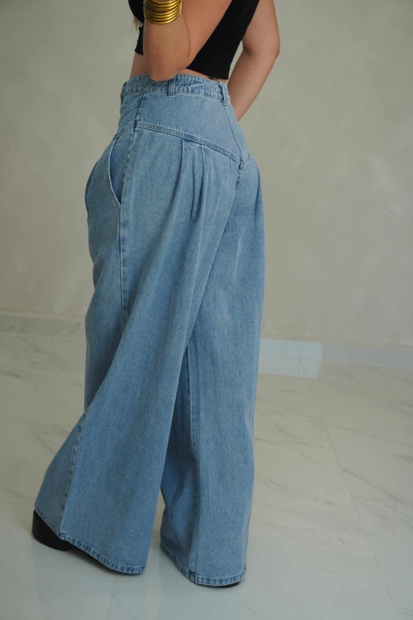 PIN TUCK WIDE LEG JEANS