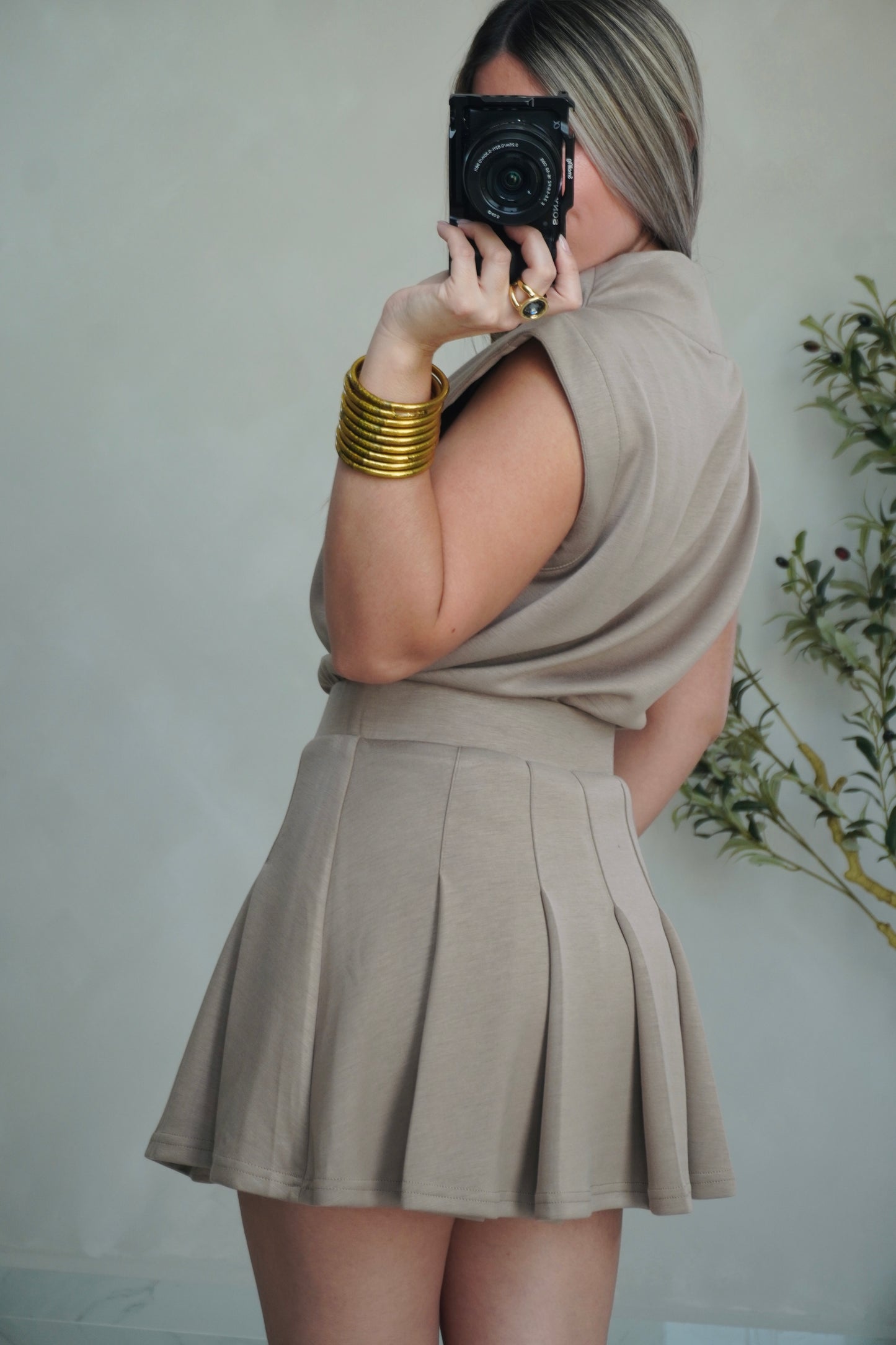HALF ZIP UP PLEATED ROMPER - MOCHA