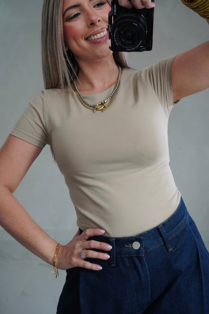 MROUND NECK BASIC TOP - MUSHROOM