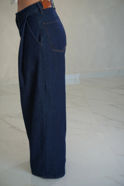 MID-RISE PLEAT DENIM PANTS