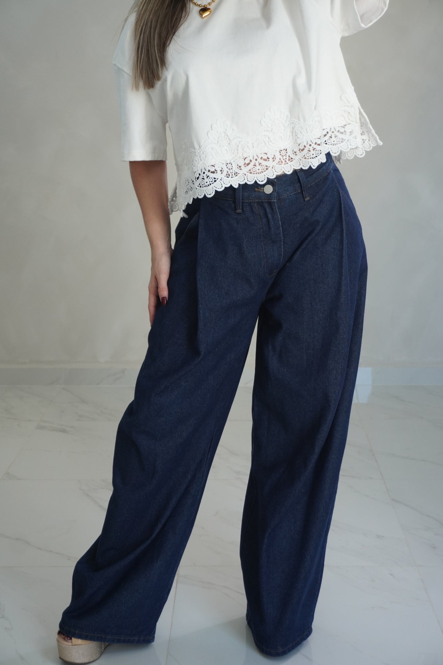 MID-RISE PLEAT DENIM PANTS