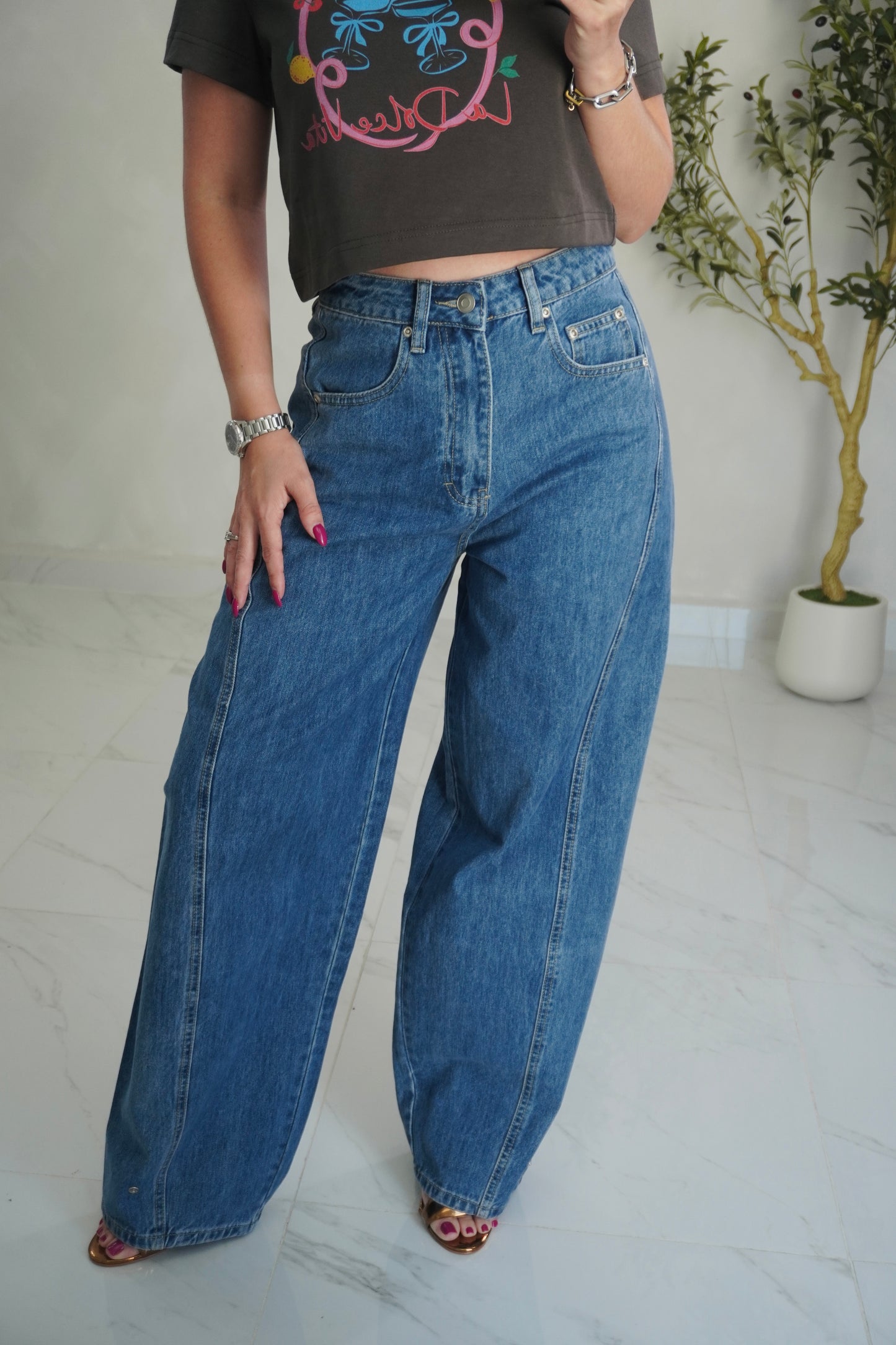 MID-RISE SIDE PLEATED DENIM PANT