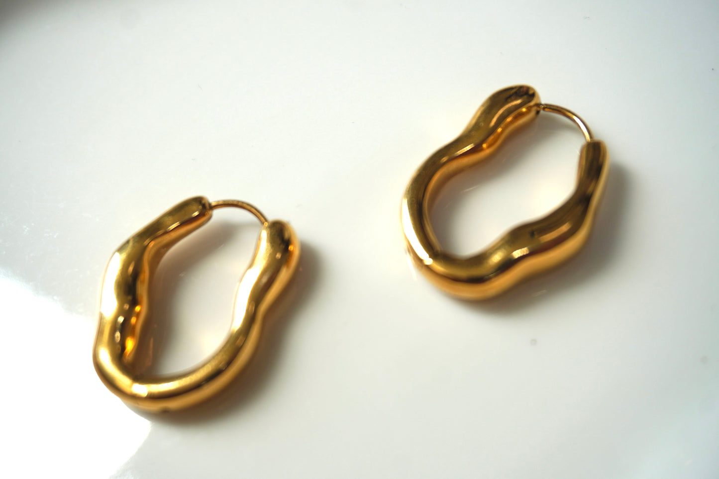 OVAL HOOP EARING