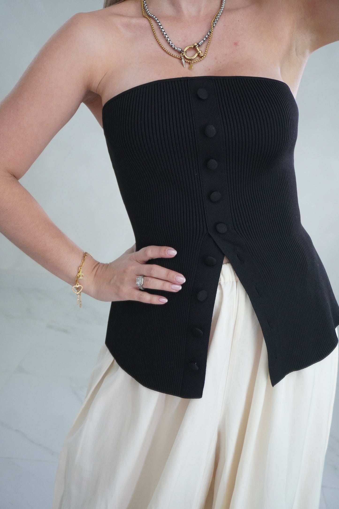 KNIT STRAPLESS TOP