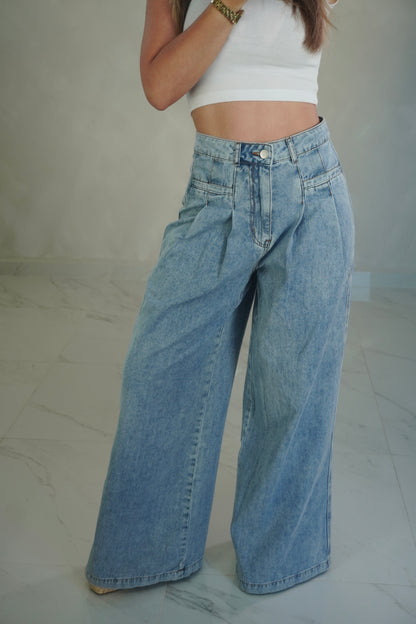 PLEATED WIDE LEG JEAN